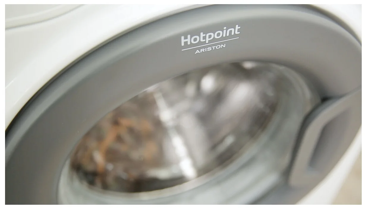 HotpointAriston VMSG 622 ST B - доп.функции: контроль за уровнем пены, выбор температуры стирки, контроль баланса, отложенный старт, сигнал окончания стирки, интеллектуальное управление стиркой, выбор скорости отжима
